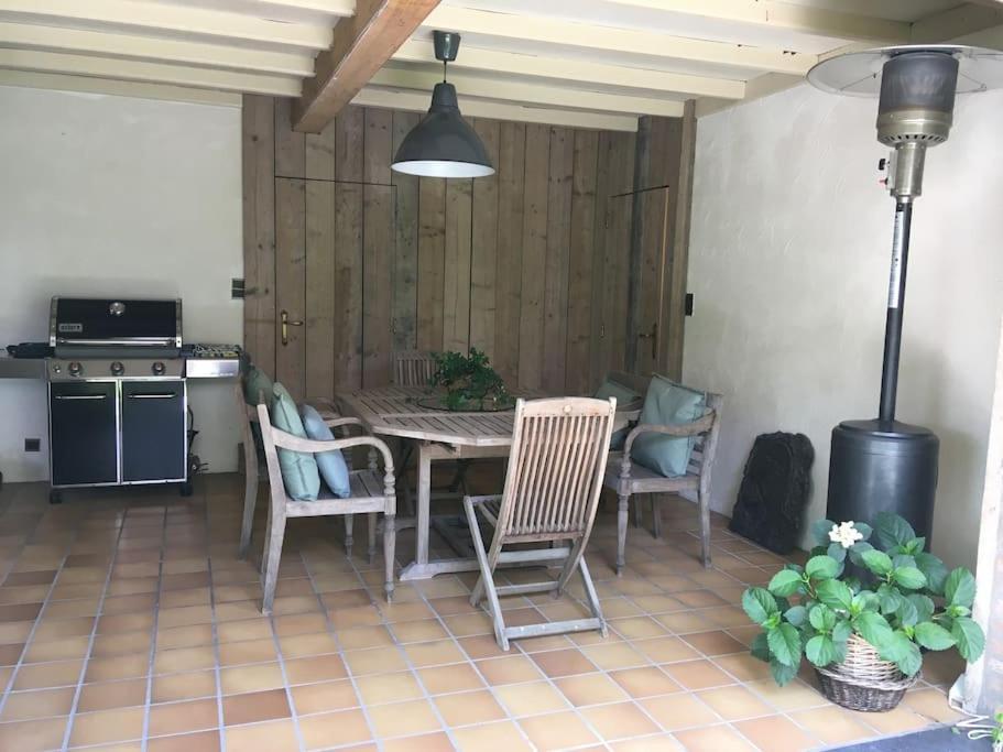 Woning 'chez Marley' In Ferienhaus Maasmechelen